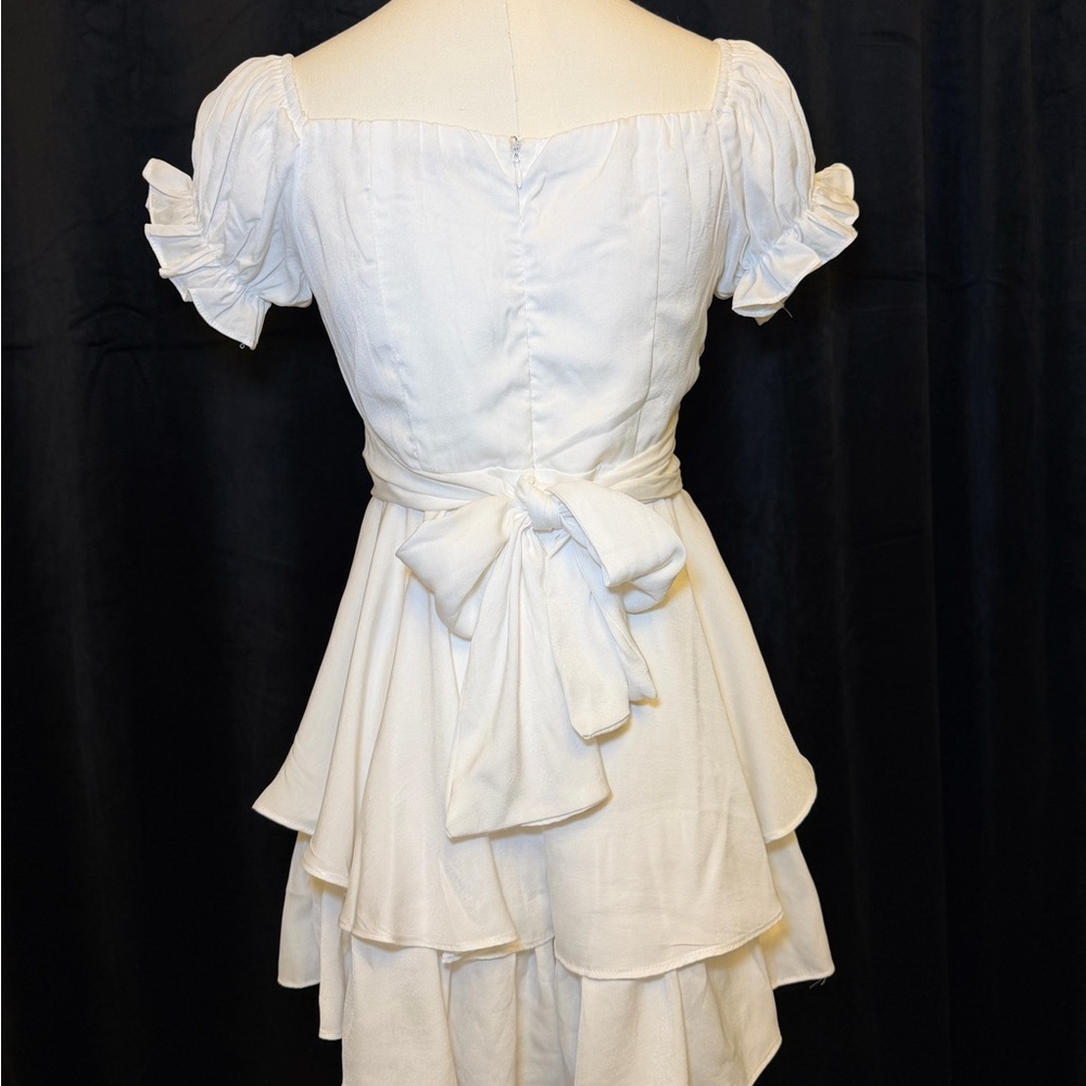 NWOT - White Off-the-shoulder Romper with A Tiered Skirt Overlay. Size Small - Picture 4 of 7